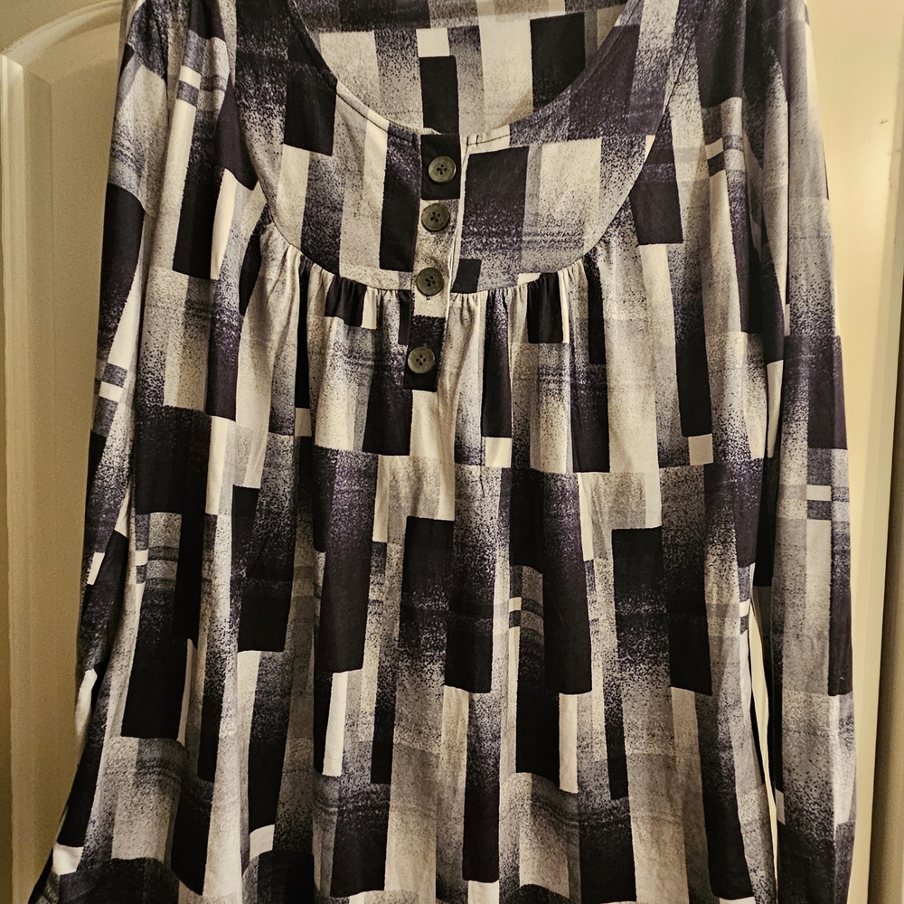 Stylish Black and White Women's Top